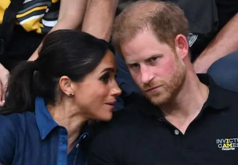 Dzieci Meghan i Harry'ego na świątecznej kartce. Pilnie strzegli ich wizerunku