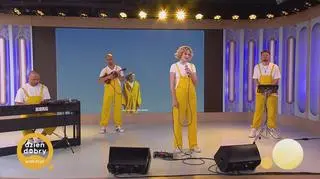 Bovska w piosence “Kołysanka” (z filmu “Chłopiec na krańcu świata”) 
