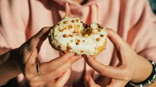 Puszyste pączki według uczestnika "MasterChefa". "Kremowy środek wypływa przy pierwszym kęsie"