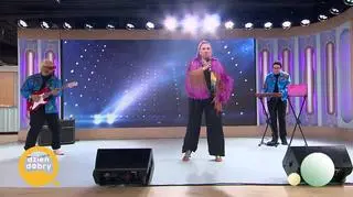 Mika Urbaniak i Victor Davies w piosence “Co masz na myśli?” 