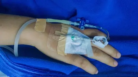 Lekarka i jej mąż adoptowali chorego chłopca 