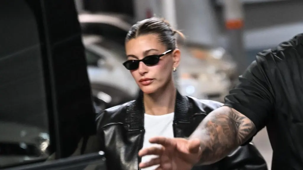 Stylizacje Hailey Bieber