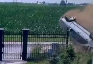 Chciał ukarać dziewczynę i spowodował wypadek samochodowy. Grozi mu dożywocie 