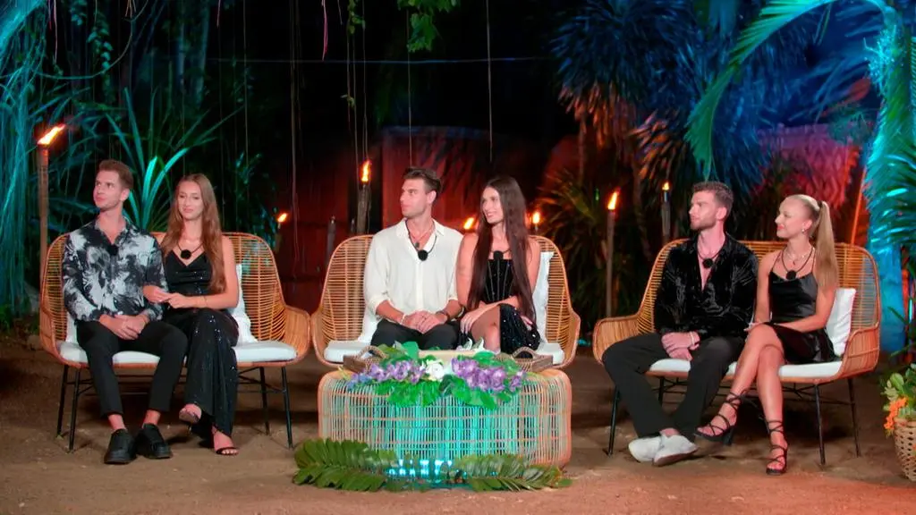 uczestnicy "Hotelu Paradise 10"