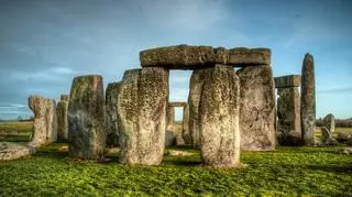 Tajemniczy obrzęd przesilenia zimowego przyciąga tłumy do Stonehenge