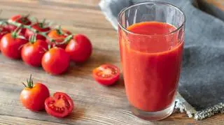 Sok pomidorowy: naturalny sposób na odporność i piękną skórę. Sprawdź, jak zrobić własny sok