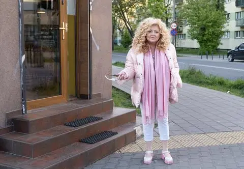 Magda Gessler w pizzerii Antonio: "Co tu się dzieje? Ananas z puszki, majonez słodki, a szynka podejrzana"