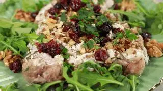 Karp świąteczny "mikołajowy" na parze z orzechami włoskimi i cytryną