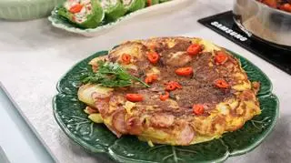 Placek po zbójnicku z kiełbasą