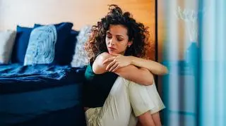 Mosting, czyli okrutne randkowanie – mechanizm działania i psychologiczne przyczyny występowania