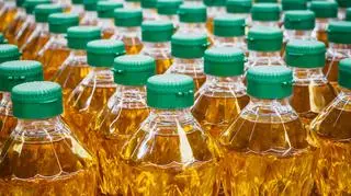 Ten olej jest powszechnie stosowany. Badania wskazują, że może sprzyjać rozwojowi otyłości