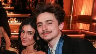 Kylie Jenner i Timotheé Chalamet na gali Złotych Globów 2025. Na ich pocałunki patrzył cały świat    