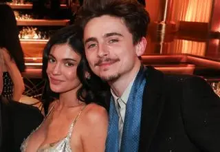 Kylie Jenner i Timotheé Chalamet na gali Złotych Globów 2025. Na ich pocałunki patrzył cały świat    