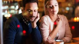 Benching – irytujący trend współczesnych randkowiczów?