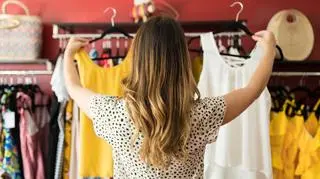 Zrównoważona moda: dlaczego warto puszczać ubrania w drugi obieg? 