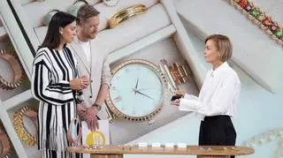 Klipsy wróciły do łask. Co robić, by nie bolały od nich uszy? "Jest fajny patent"