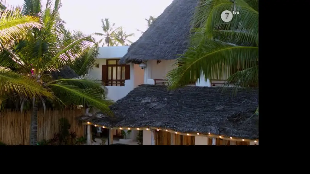 "Hotel Paradise 4"
