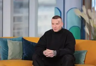 Muzyczny łamacz serc i jego "Herbata z imbirem". Co słychać u Smolastego?