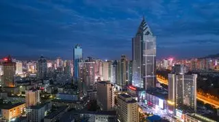 wysokie budynki w Urumczi w Chinach