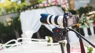 To zachowanie gości często utrudnia pracę fotografowi ślubnemu. "Największy koszmar" 