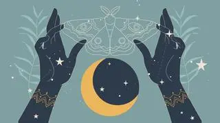 Ilustracja astrologiczna, dłonie, ćma i półksiężyc