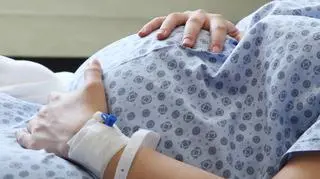 Kobieta twierdzi, że urodzi swoje wnuki. "To jest szalone"