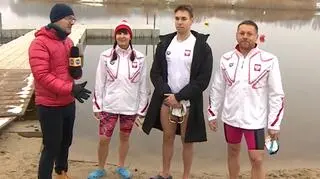 Wchodzą do wody o temperaturze poniżej 5 st. C. Są mistrzami w pływaniu lodowym 
