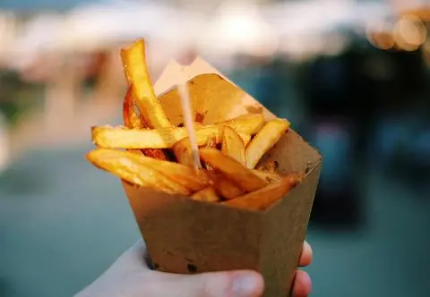 Dzień Frytek. Historia i najlepsze przepisy na frytki z ziemniaków i nie tylko