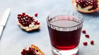 Zdrowotne właściwości soku z granatu. Dlaczego warto go pić?