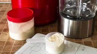 Niebezpieczny trend z TikToka - Dry Scooping