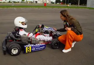 Dziewięciolatek odnosi sukcesy w kartingu. Jak zaczęła się jego przygoda ze sportami motorowymi?