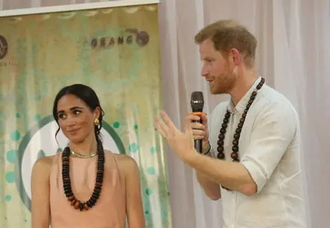 Pracowała u księcia Harry'ego i Meghan Markle. Po czasie wyjawiła, jakimi są szefami 
