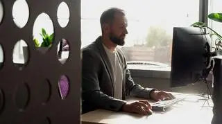 To oni tworzą najlepsze memy. "Żartowanie wynikało z chęci przetrwania" 