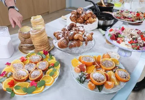 Słodka chwila przyjemności w zimowy weekend. Przepisy na desery według Andrzeja Polana