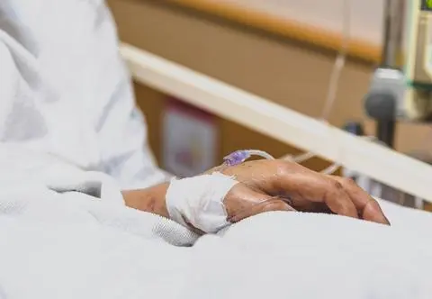Rozprzestrzenia się groźny wirus. W ciągu tygodnia na gorączkę zmarło 127 osób   
