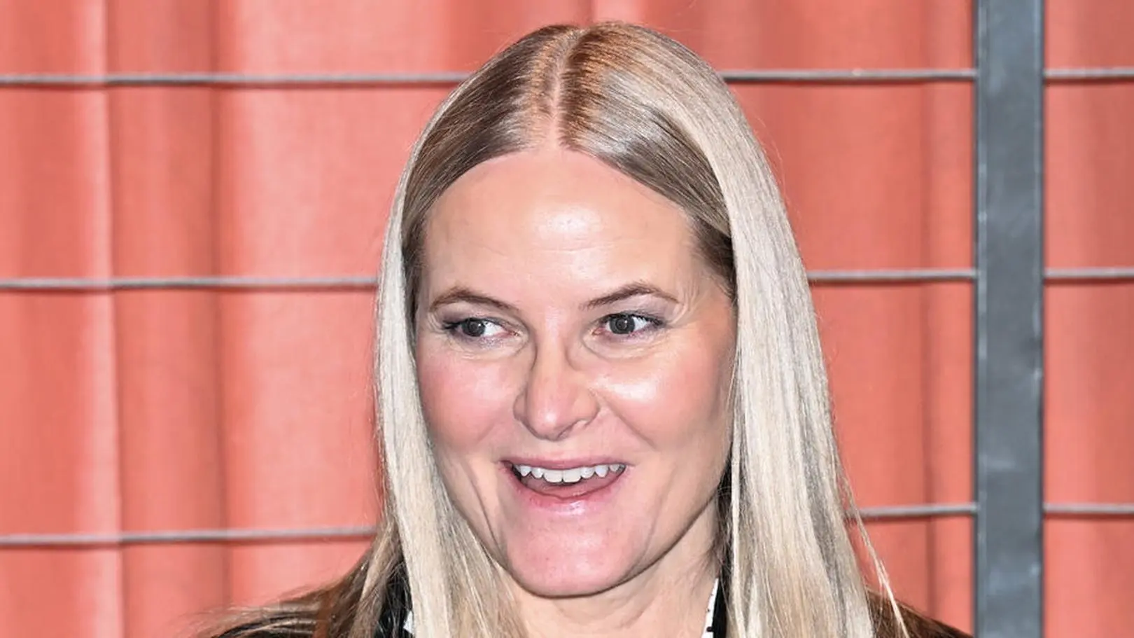 Księżna Norwegii Mette-Marit z aparatem do oddychania - Dzień Dobry TVN