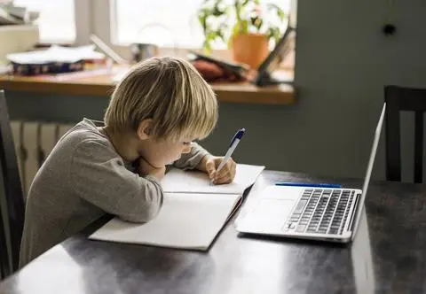 Pieniądze na laptopy, VR i oprogramowanie. Ministerstwo zapowiada program "Cyfrowy Uczeń"