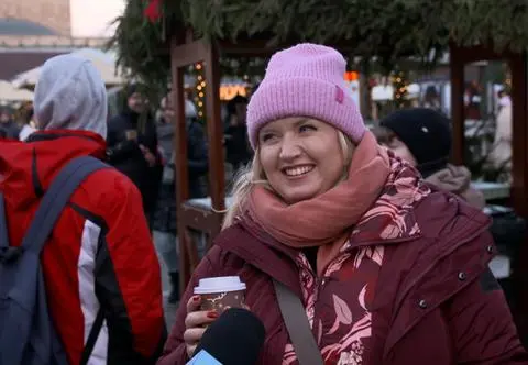 Jak zaoszczędzić na świątecznych prezentach? "Chodzi o to, żeby dawać od serca"