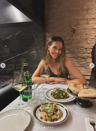 Sandra Kubicka w restauracji