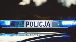 30-latka leżała w nocy na trawie przed blokiem. "Zimno, boli" 