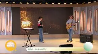 Shama w utworze “Mona Melody”