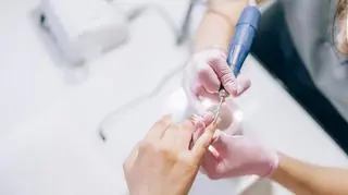 Jak używać frezarki do paznokci, skórek, pięt? Porady