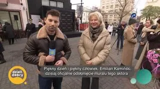 Odsłonięcie muralu Emiliana Kamińskiego - napisy