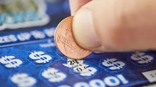 Wygrał na loterii 14 mln zł. Zamiast powiedzieć rodzinie, wiódł podwójne życie