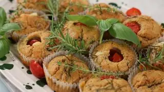 Muffinki z suszonymi pomidorami i serem królewskim