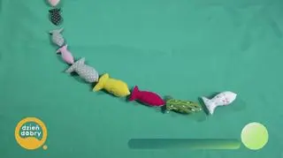 Przez nitkę do serca - napisy