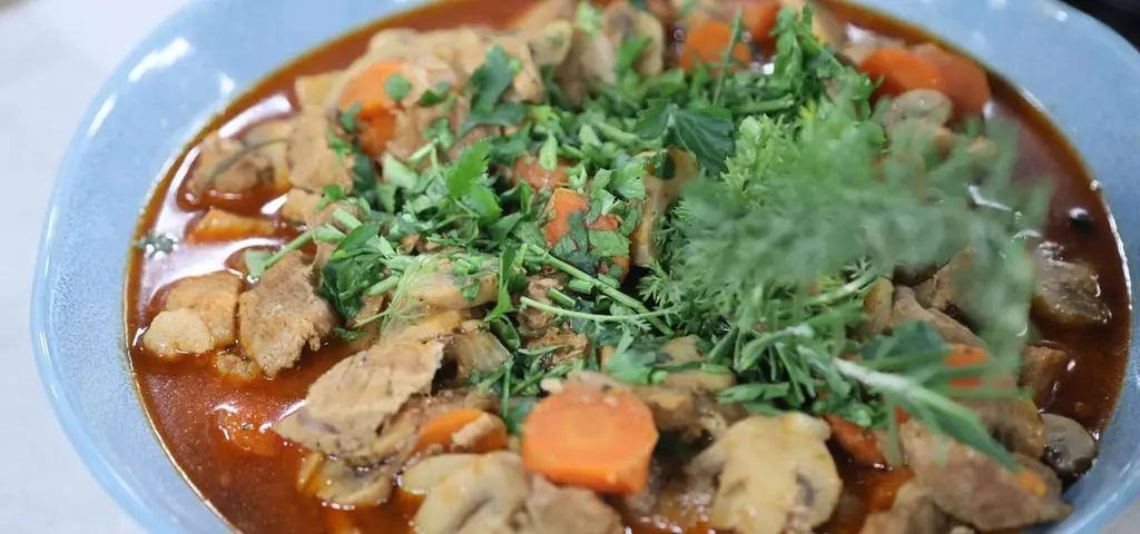 Rozgrzewające dania góralskie prosto z bacówki. Odkryj sekretne przepisy