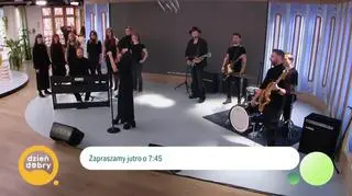 Tatiana Okupnik - “Toast”