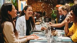 Rozmawiasz z przyjacielem o pracy? Psycholog ostrzega: To ma sens tylko wtedy, gdy spełnione są te kryteria