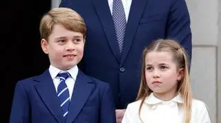 Surowe zasady w rodzinie królewskiej. Książę George i jego siostra Charlotte mogą zostać rozdzieleni